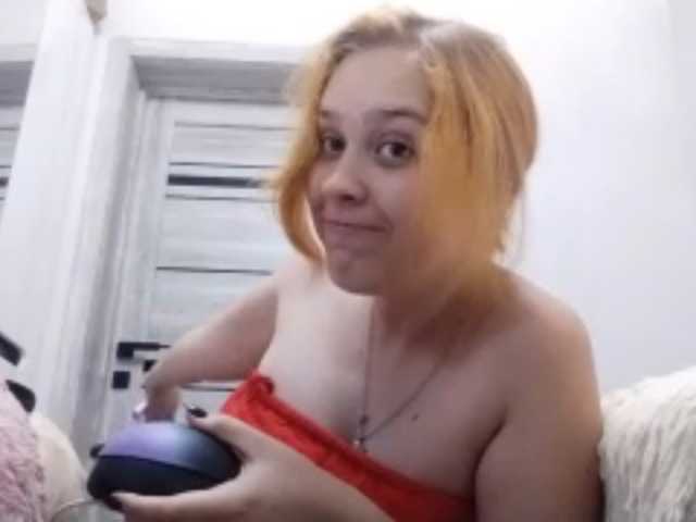 RedieLye live cam on BongaCams