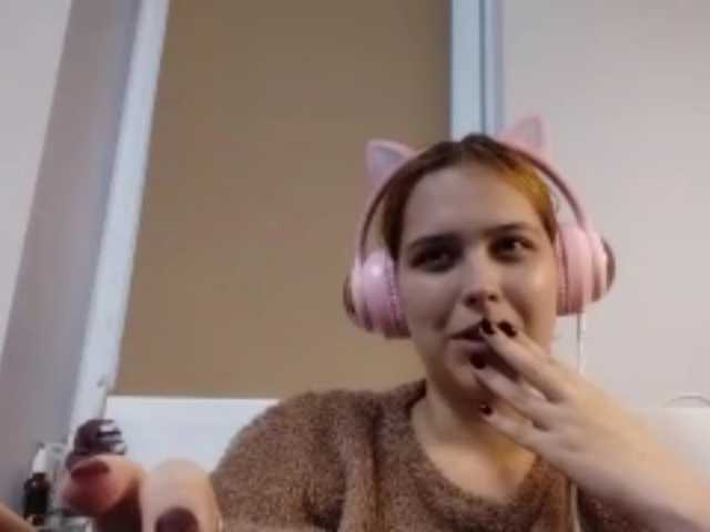 RedieLye live cam on BongaCams