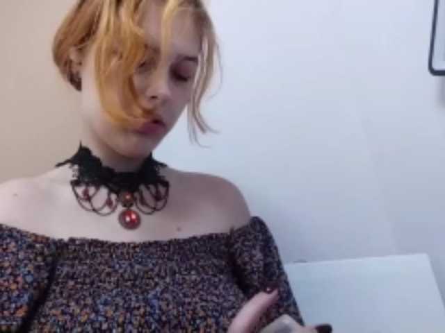 RedieLye live cam on BongaCams
