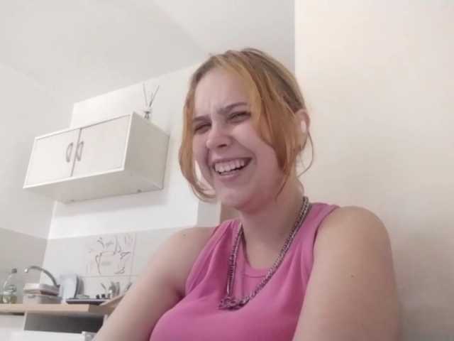 RedieLye live cam on BongaCams