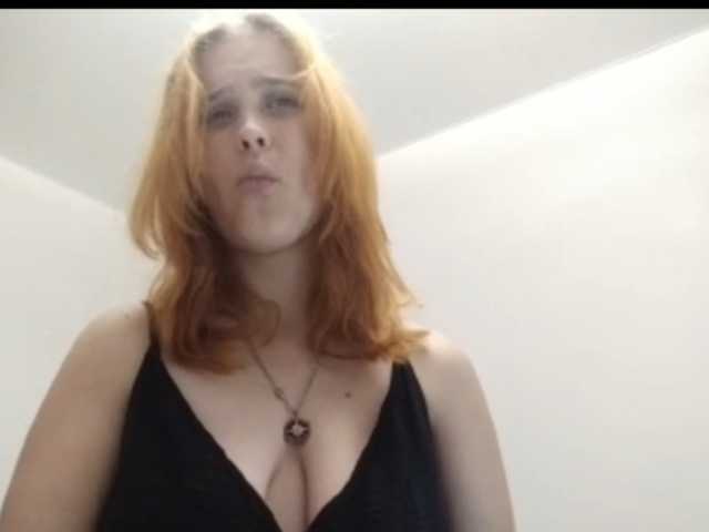 RedieLye live cam on BongaCams