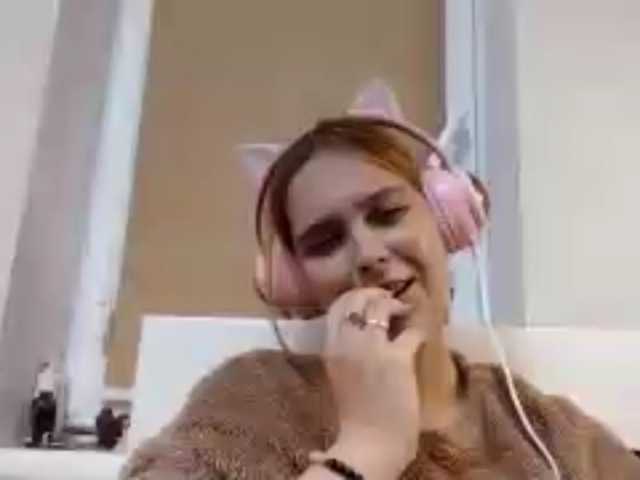 RedieLye live cam on BongaCams