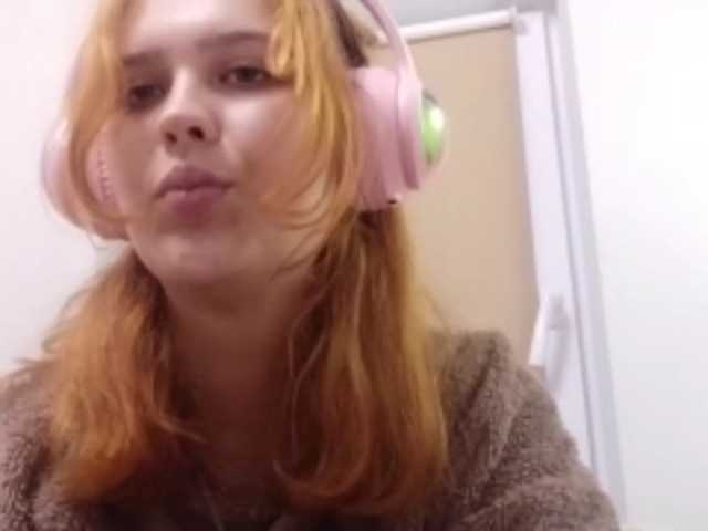 RedieLye live cam on BongaCams