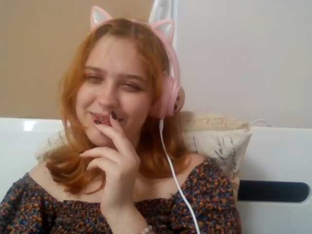 RedieLye live cam on BongaCams