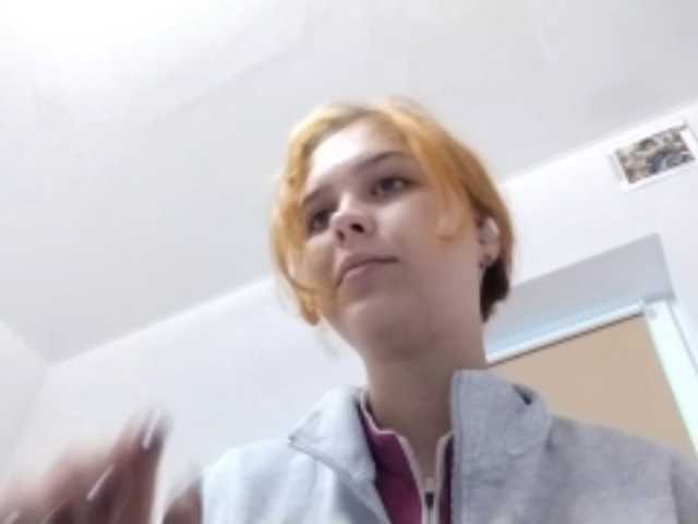 RedieLye live cam on BongaCams