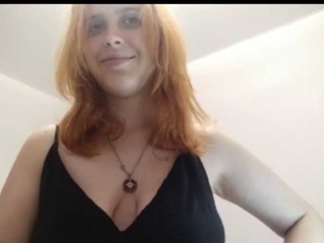 RedieLye live cam on BongaCams