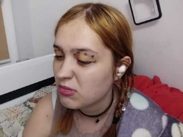 RedieLye live cam on BongaCams