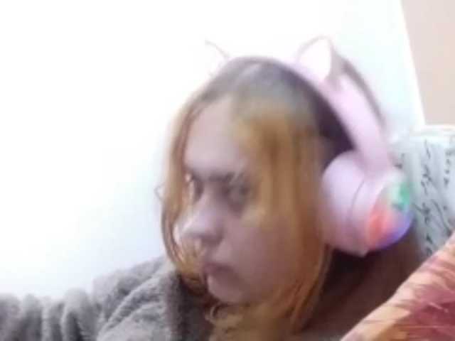 RedieLye live cam on BongaCams
