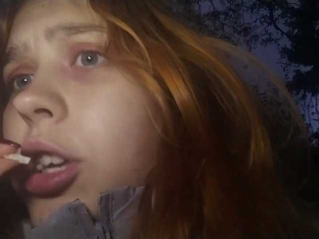 RedieLye live cam on BongaCams