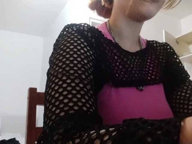 RedieLye live cam on BongaCams