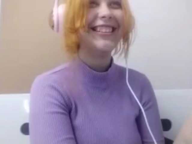 RedieLye live cam on BongaCams