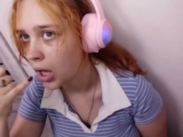 RedieLye live cam on BongaCams