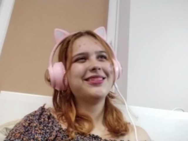 RedieLye live cam on BongaCams