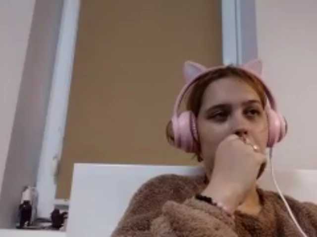 RedieLye live cam on BongaCams