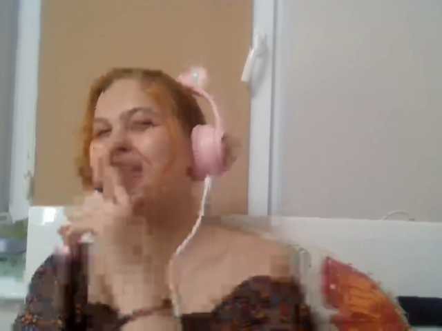 RedieLye live cam on BongaCams