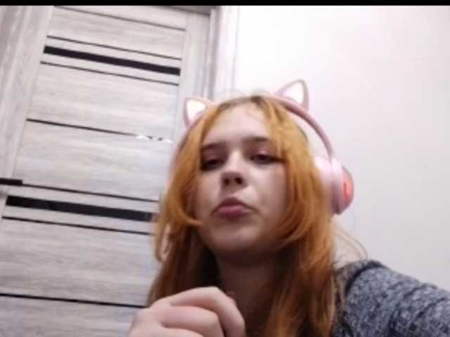RedieLye live cam on BongaCams