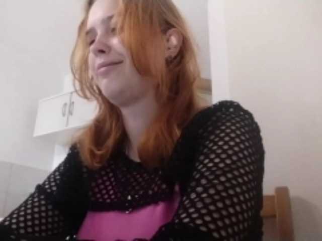 RedieLye live cam on BongaCams