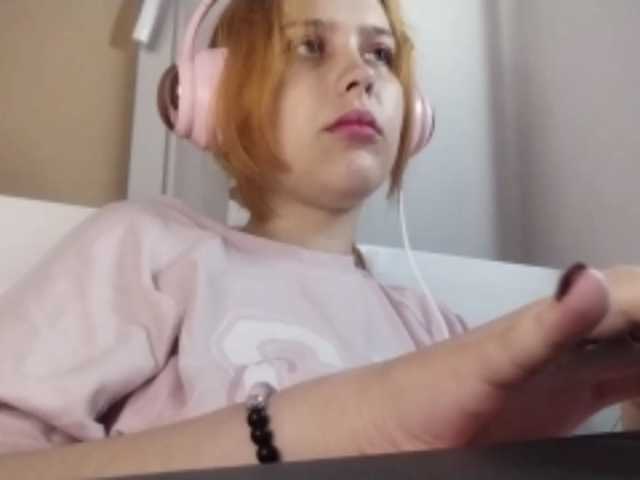 RedieLye live cam on BongaCams