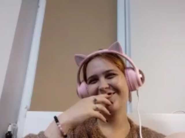RedieLye live cam on BongaCams