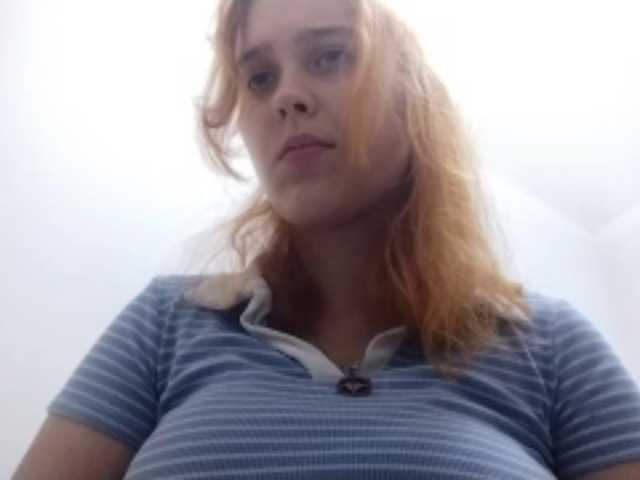 RedieLye live cam on BongaCams