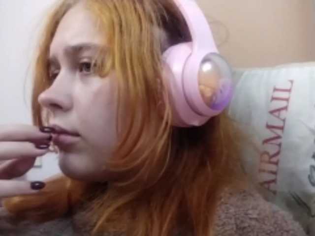 RedieLye live cam on BongaCams