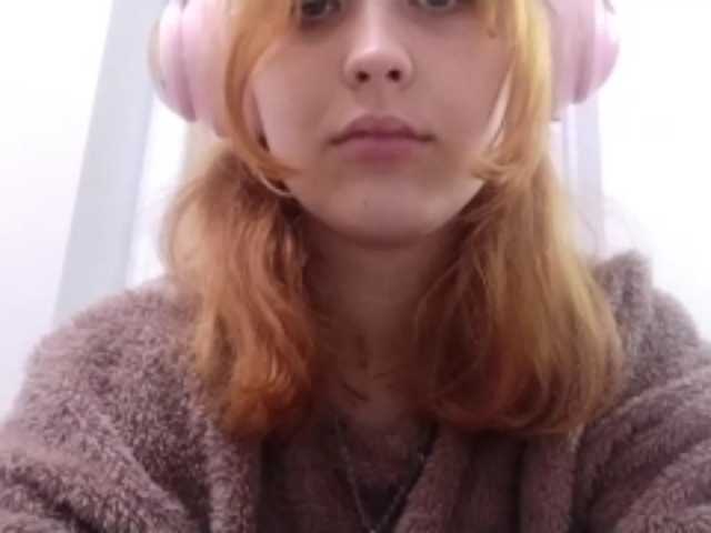RedieLye live cam on BongaCams
