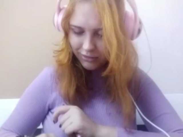 RedieLye live cam on BongaCams