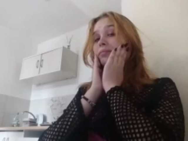 RedieLye live cam on BongaCams