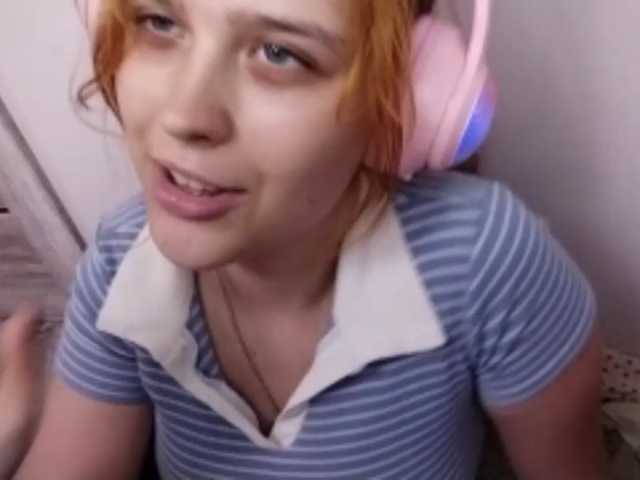 RedieLye live cam on BongaCams