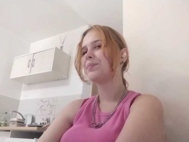 RedieLye live cam on BongaCams