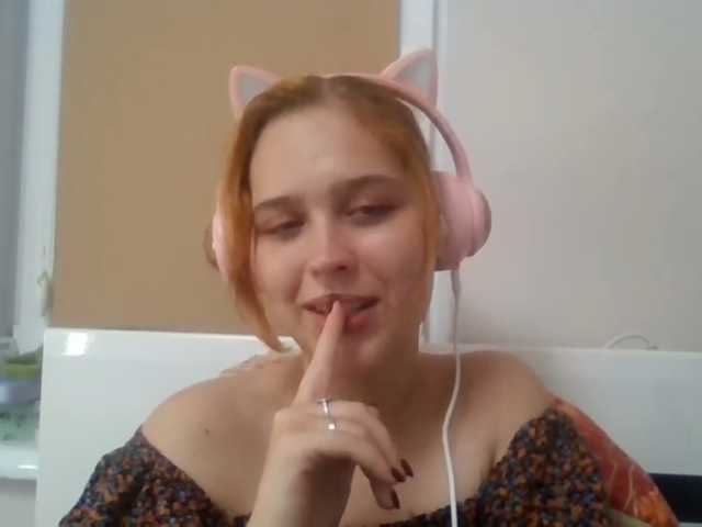 RedieLye live cam on BongaCams