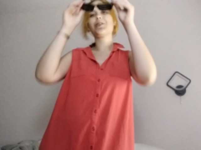 RedieLye live cam on BongaCams