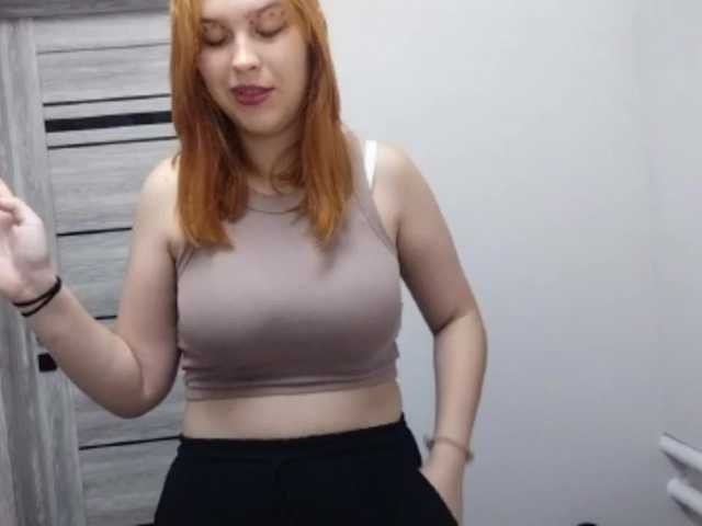RedieLye live cam on BongaCams