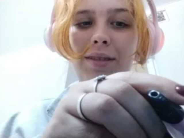 RedieLye live cam on BongaCams