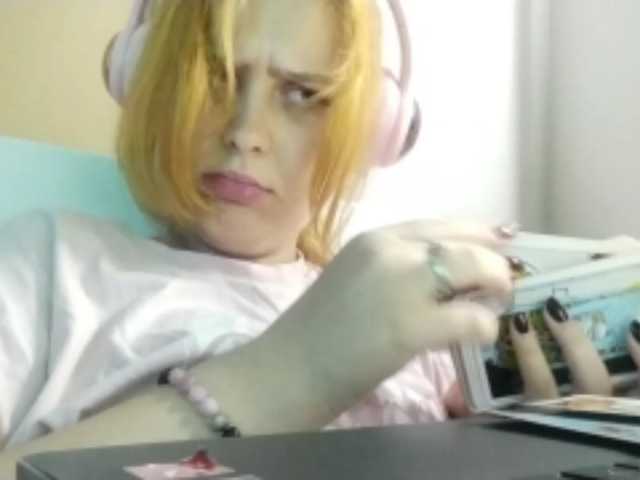 RedieLye live cam on BongaCams
