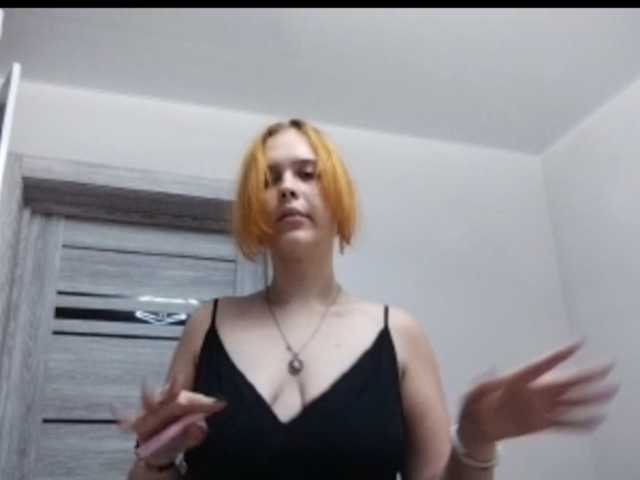 RedieLye live cam on BongaCams