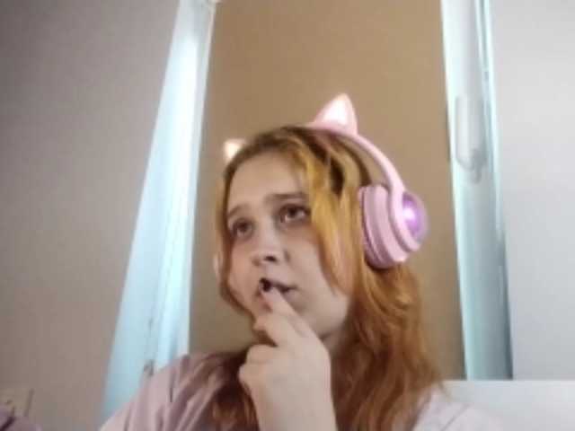 RedieLye live cam on BongaCams