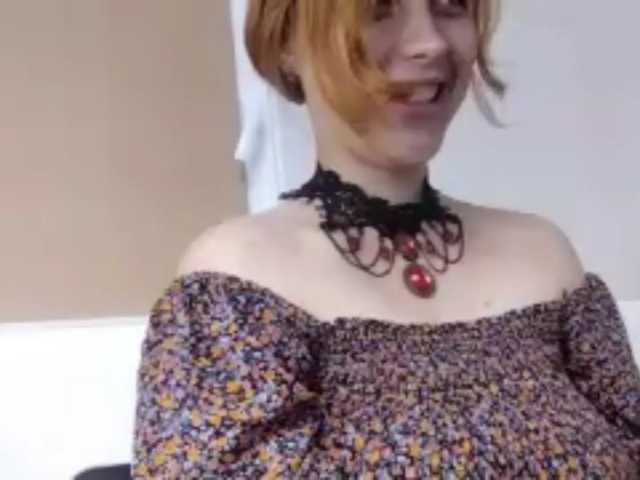 RedieLye live cam on BongaCams