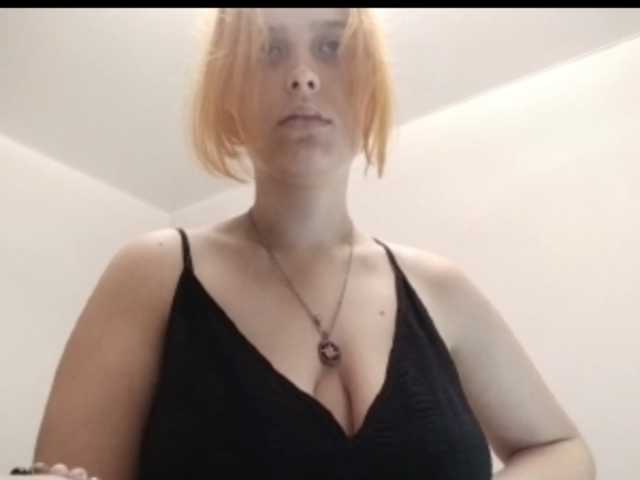 RedieLye live cam on BongaCams