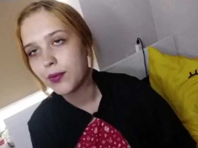 RedieLye live cam on BongaCams