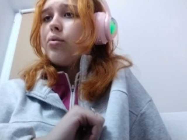RedieLye live cam on BongaCams