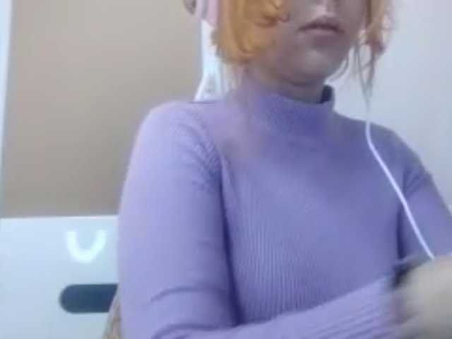 RedieLye live cam on BongaCams
