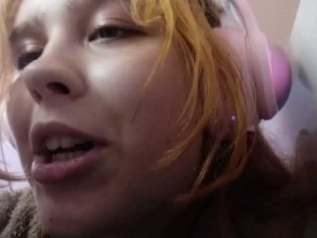 RedieLye live cam on BongaCams