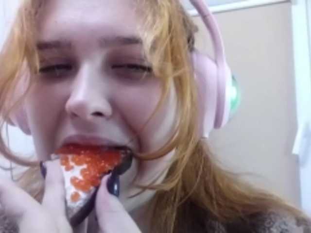 RedieLye live cam on BongaCams