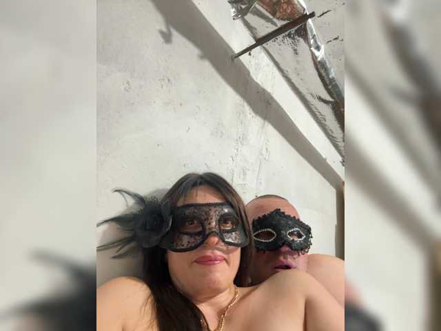 Sladkie-vmeste69 live cam on BongaCams