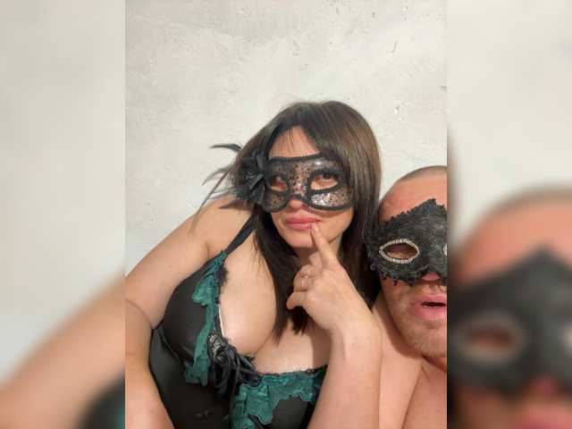 Sladkie-vmeste69 live cam on BongaCams