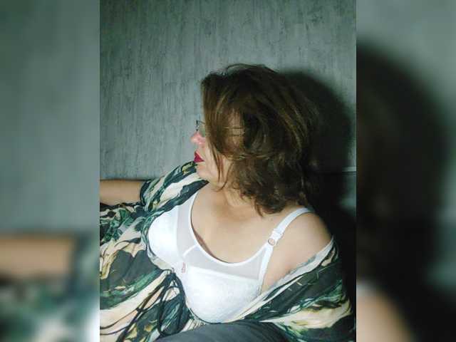 YourMommy0 live cam on BongaCams