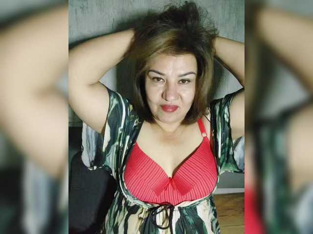 YourMommy0 live cam on BongaCams