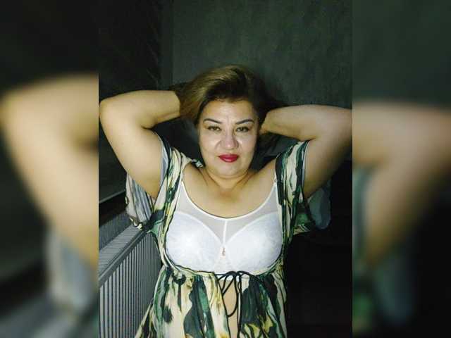 YourMommy0 live cam on BongaCams