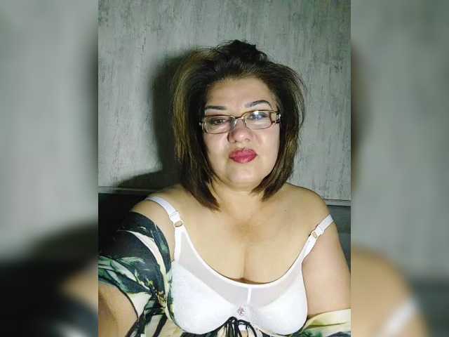 YourMommy0 live cam on BongaCams
